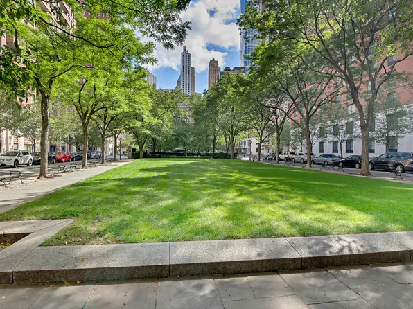 225 Rector Place image 19 of 21