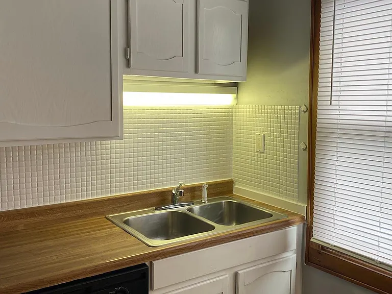 2154 Maple Rd #1 — Photo 15