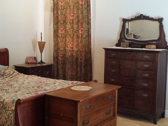 Huge master and bath,tiled.