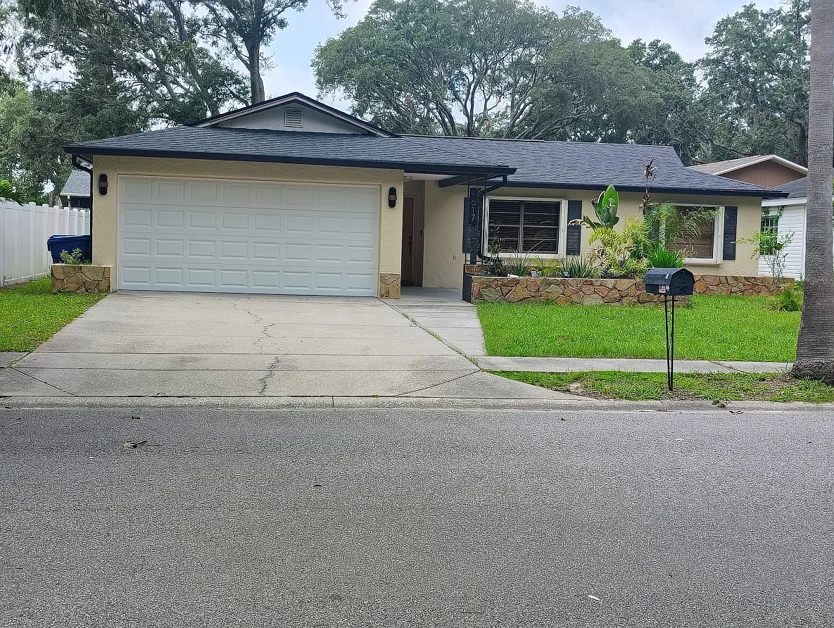 2 bed, 1200 sqft, $2,100 — Photo 1