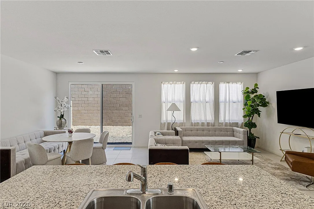 5 bed, 3.0 bath, 2460 sqft, $3,495 — Photo 1