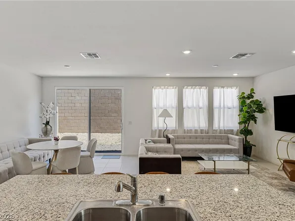 10034 Sir Atlas Ct, Las Vegas, NV 89148