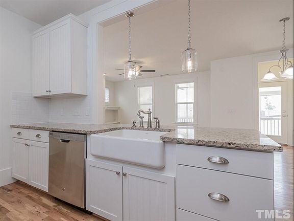 4th image of 557 Serenity Hill Cir