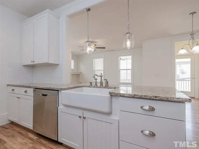 557 Serenity Hill Cir — Photo 4