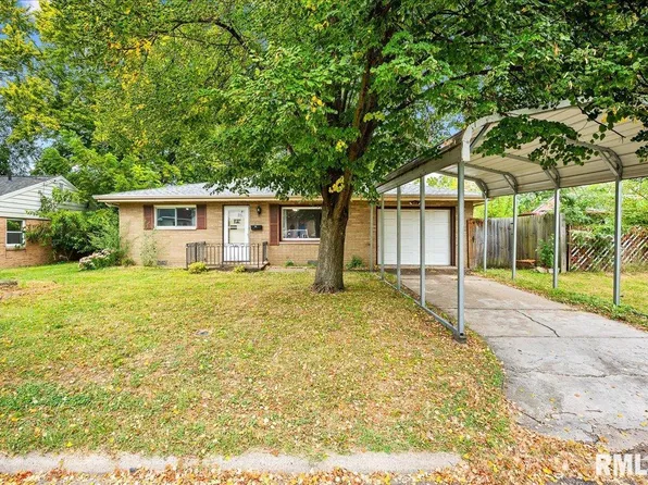 1805 Center St, Pekin, IL 61554