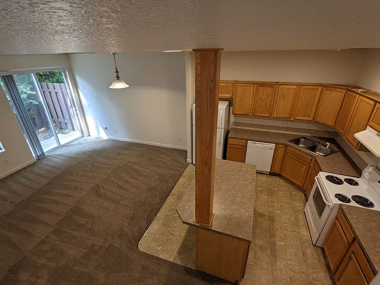 Halsey East Townhomes — Photo 144