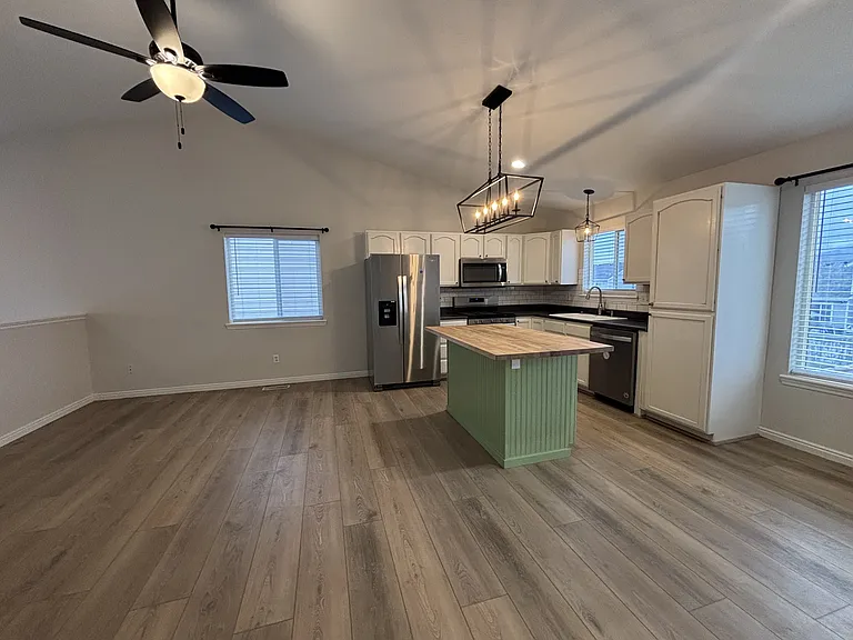 4102 E Smith Ranch Rd — Photo 9