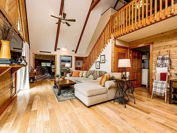 5th image of 3670 Pinyon Ln