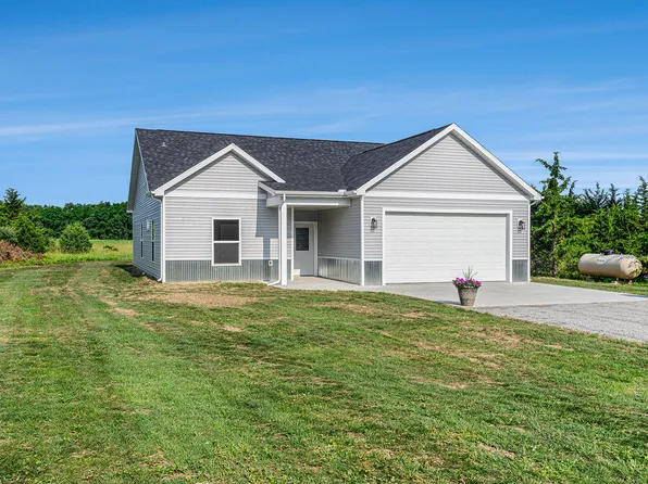 57860 James Dr, Three Rivers, MI 49093