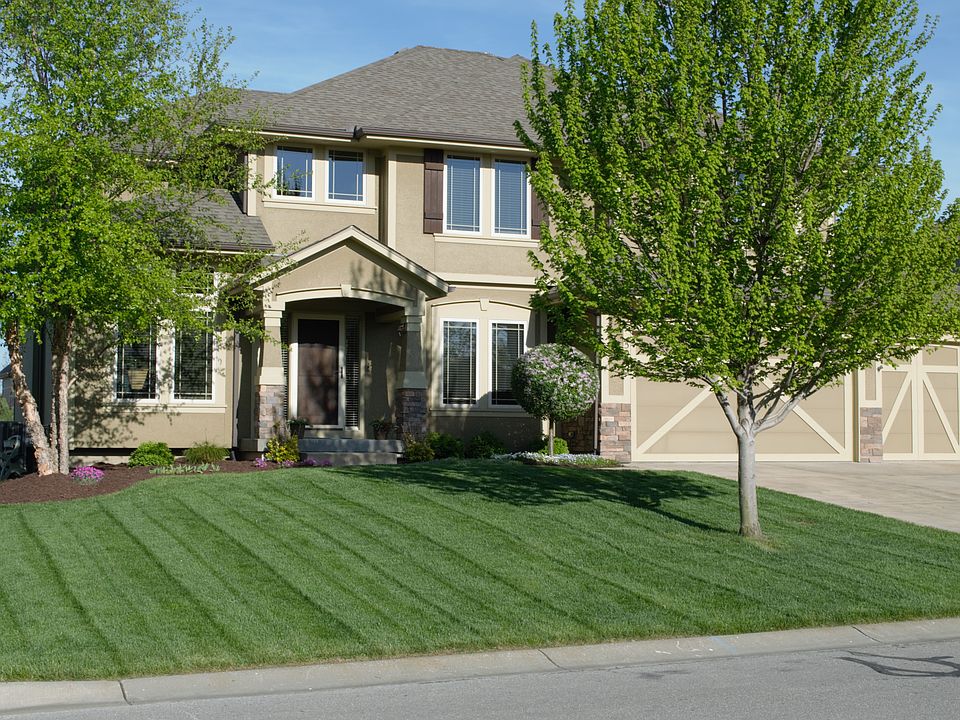 1st image of 509 NE Parkview Pl