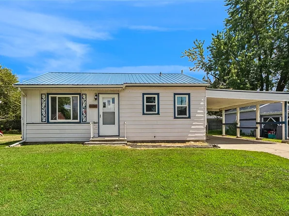 300 E 17th St N, Newton, IA 50208