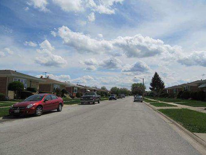 2nd image of 519 Hoxie Ave