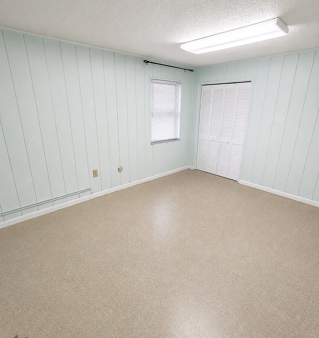 12 bed, 4200 sqft, $850 — Photo 4