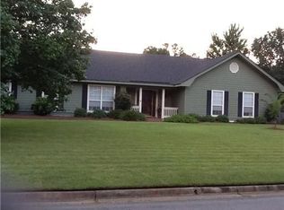 409 Purple Finch Dr, Pooler, GA 31322