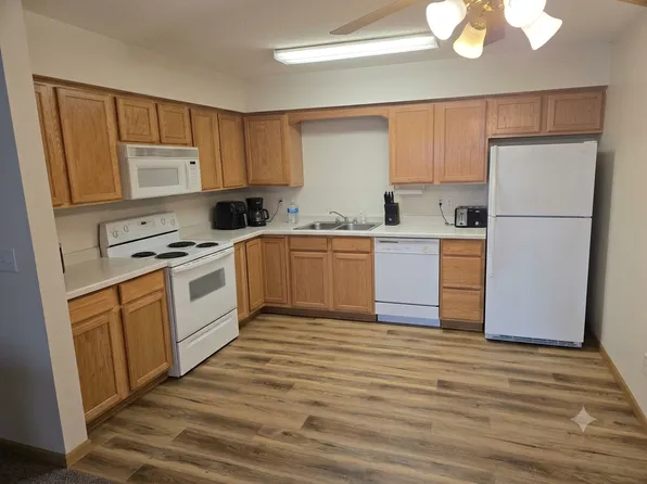 22 E Veterans Memorial Hwy APT 6, Kasson, MN 55944