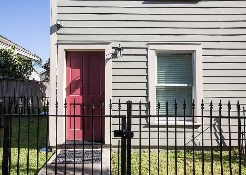 1st image of 1415 Thalia St