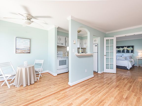 4th image of 1382 Ocean Ave Unit A2
