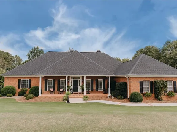4541 Montclair Cir, Gainesville, GA 30506