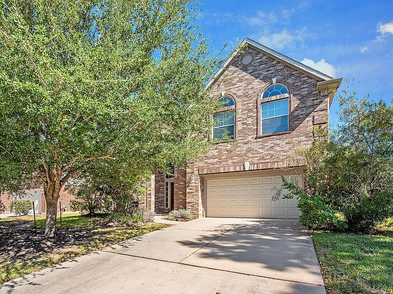158 Rocky Point Dr — Photo 1