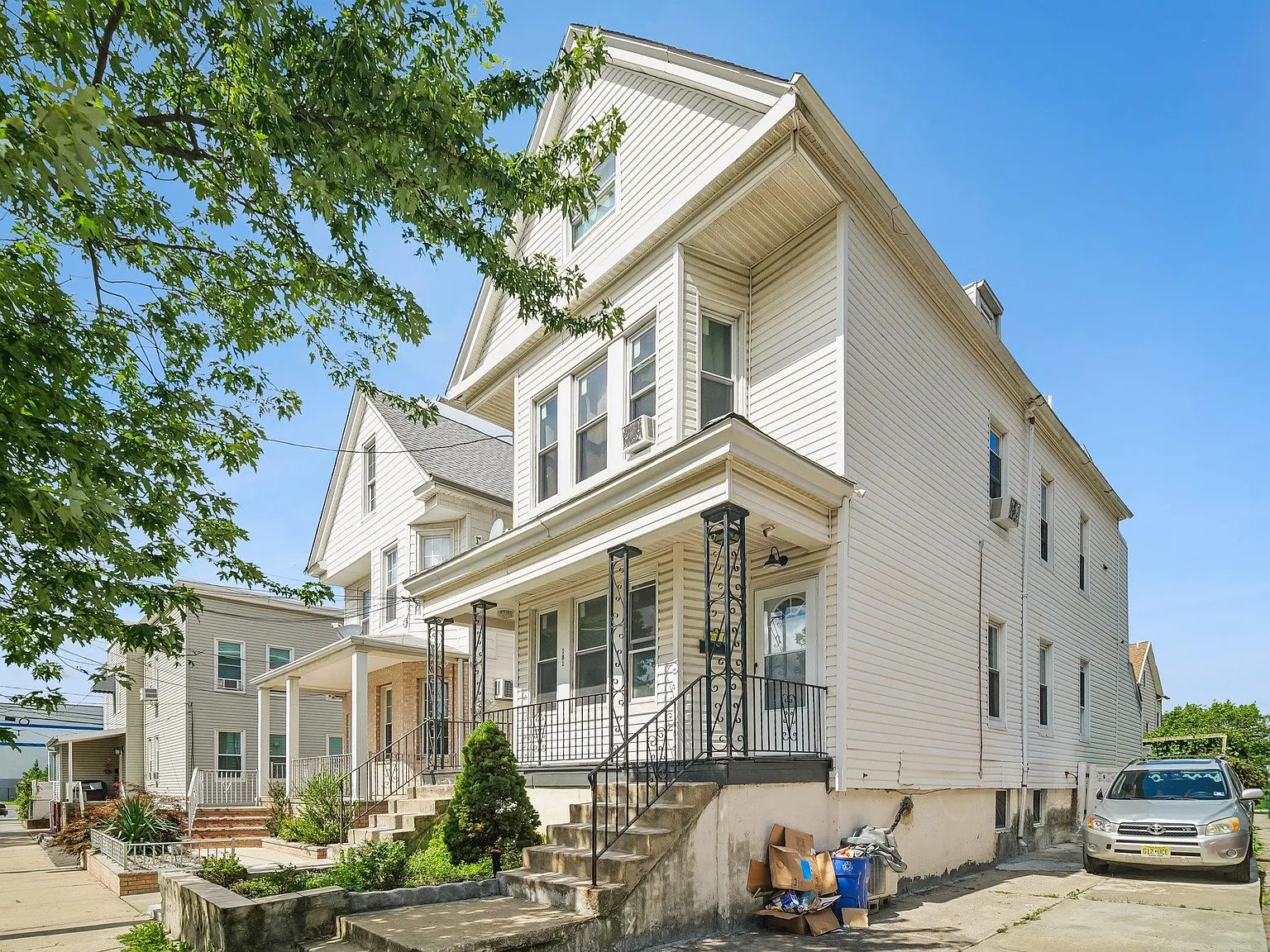 3 bed, 1.0 bath, $2,600 — Photo 3