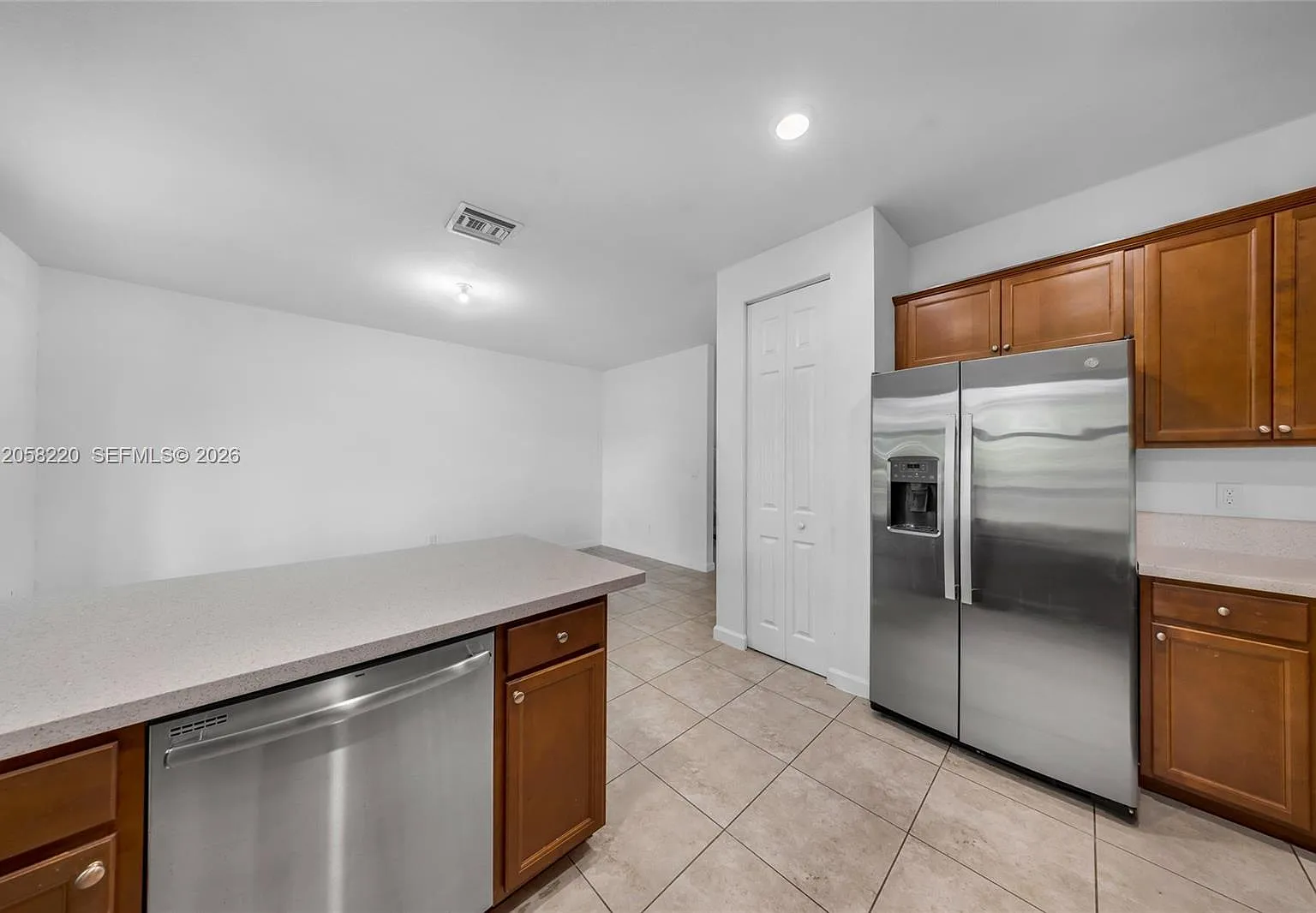 Simonton Court — Photo 4