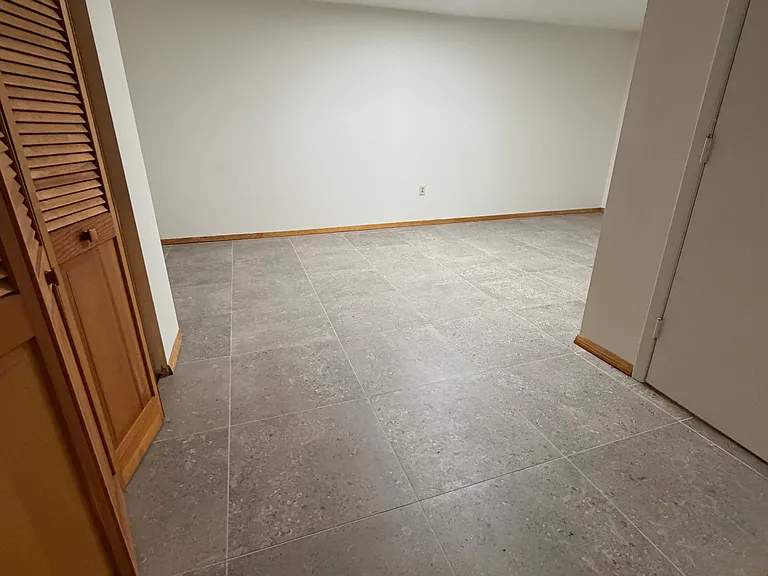 4870 Grenwich Trl N — Photo 12