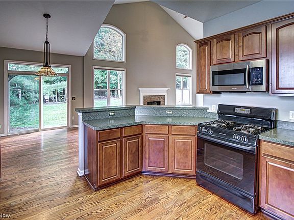 4th image of 1204 Alexandria Ln