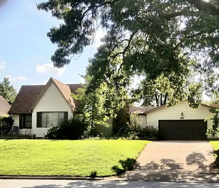 2nd image of 3820 S Union Ave