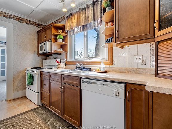 4th image of 1247 Heritage Rd