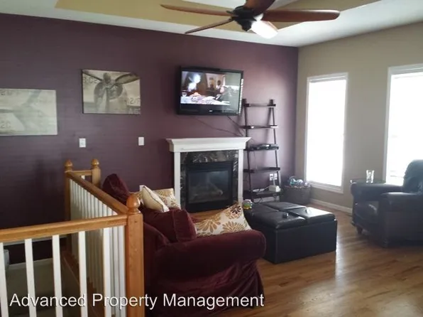 3895 Golden Eagle Dr, Manhattan, KS 66502