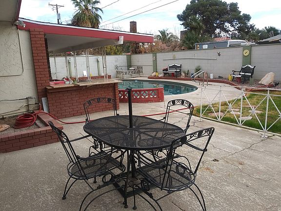 3rd image of 560 Bonita Ave