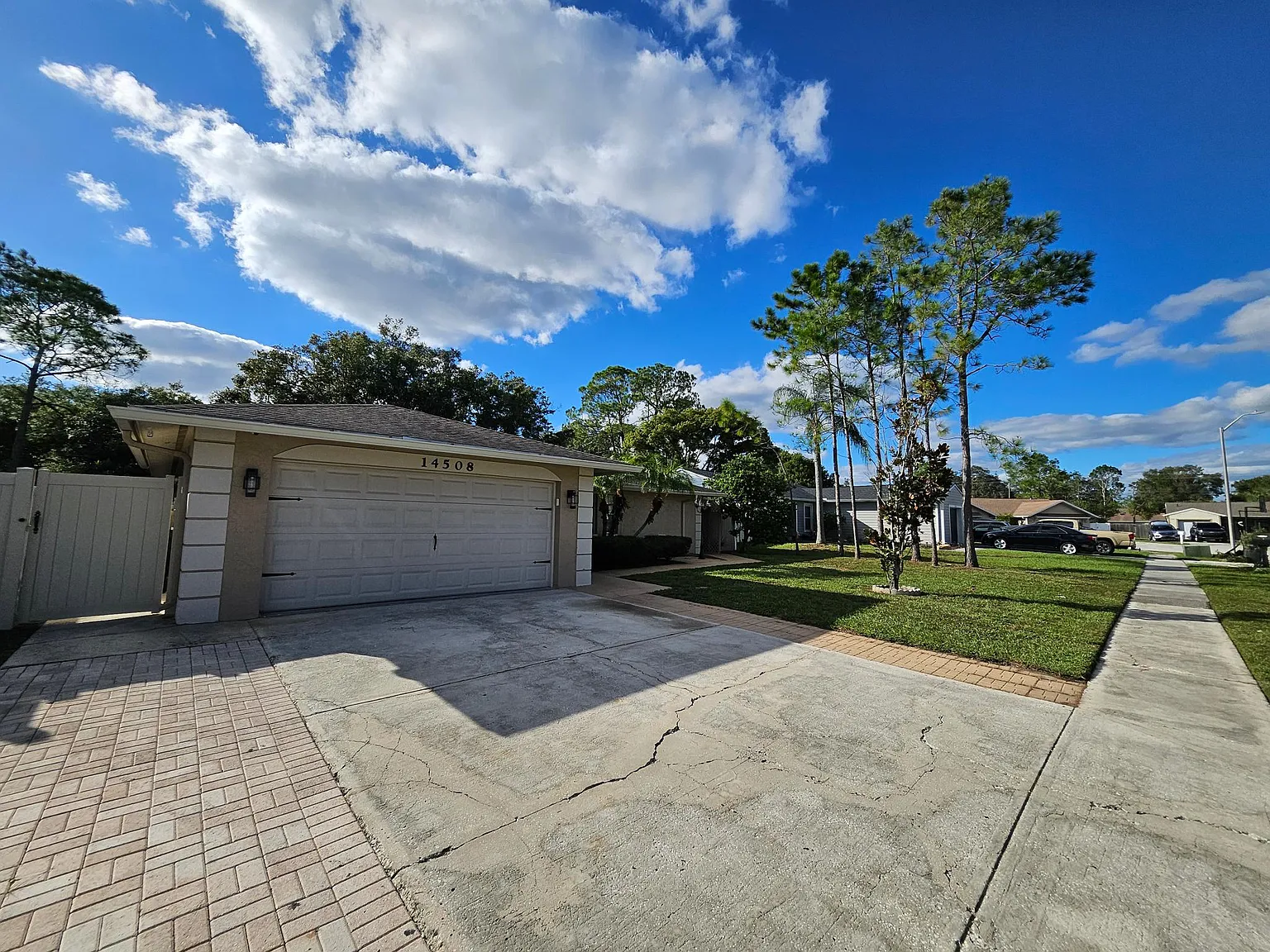 3 bed, 1600 sqft, $2,690 — Photo 2