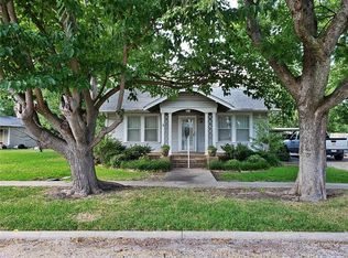 406 W Walnut St, Whitewright, TX 75491