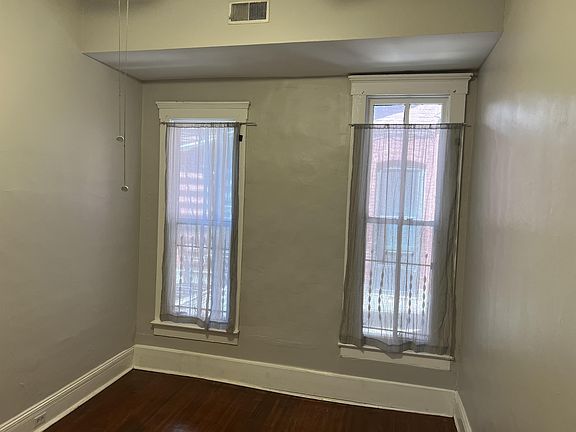 5th image of 208 W Ormsby Ave APT 9