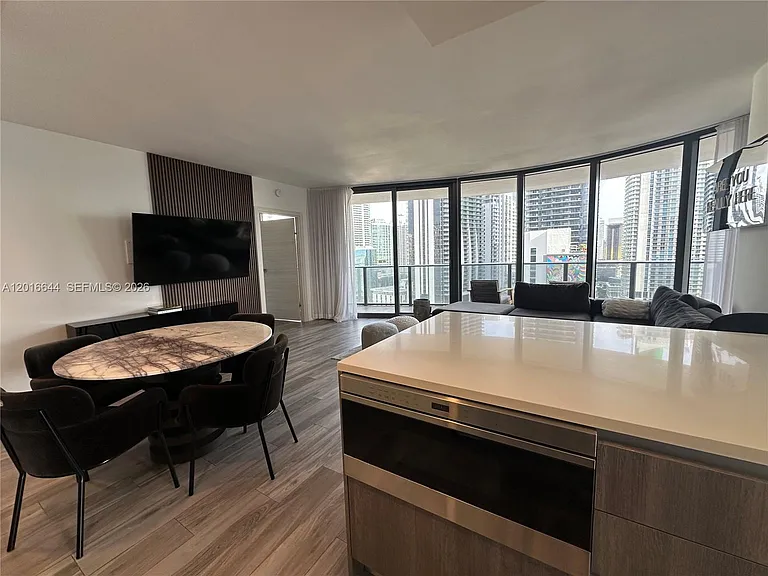 801 S Miami Ave — Photo 16