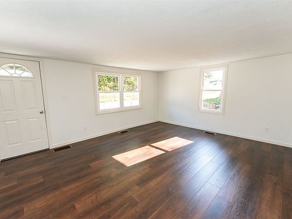 4th image of 206 Socialville Ln