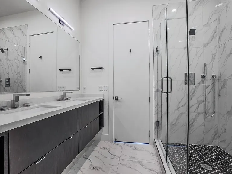 4322 Roseland Ave #9 — Photo 30