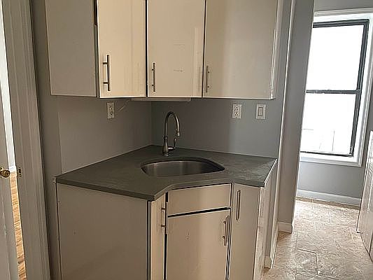 1st image of 1571 Lexington Ave APT 22
