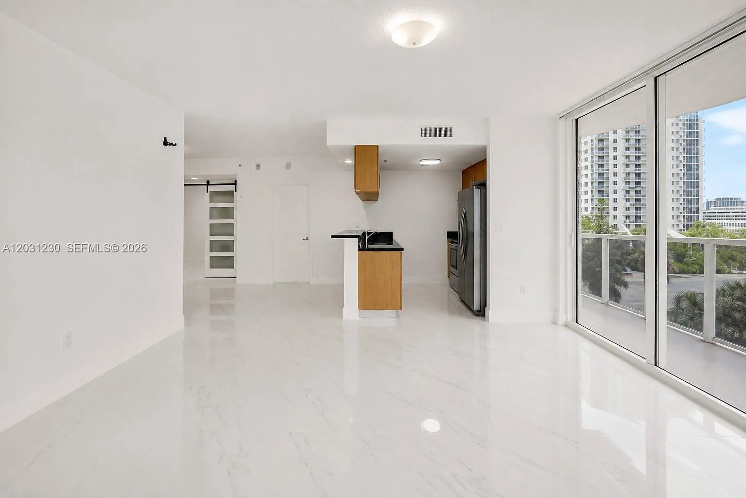 3 bed, 1146 sqft, $3,800 — Photo 4