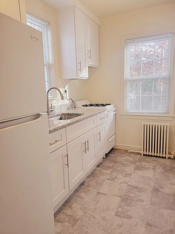 Burton Gardens Apartments — Photo 1