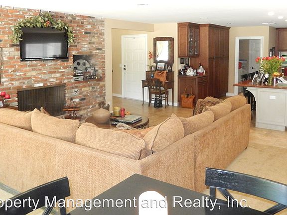 4th image of 12458 Pomerado Ct