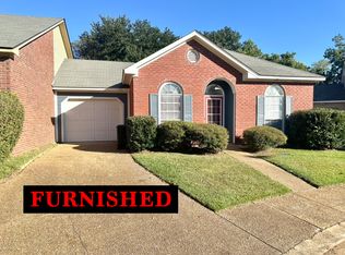 8 Stanford Ct, Jackson, MS 39211