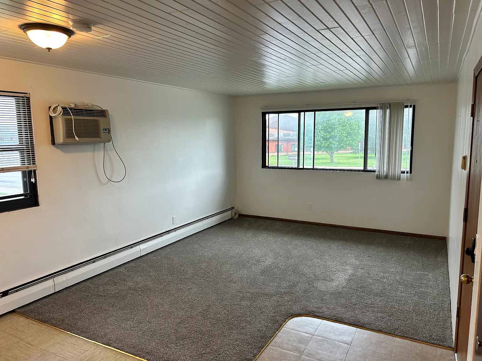 1 bed, 550 sqft, $950 — Photo 3