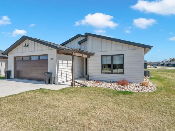 1537 Blaines Way, Spirit Lake, IA 51360