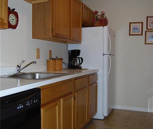 5th image of 1935 Willings Ln