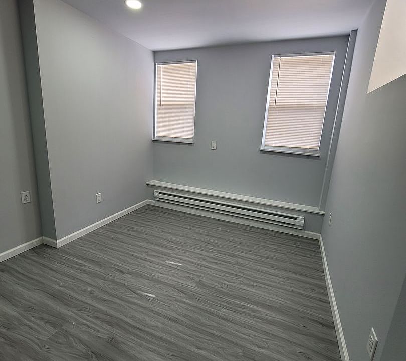 1st image of 417 W Queen Ln #1A