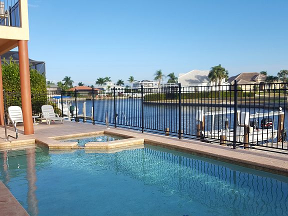 2nd image of 815 Bluebonnet Ct