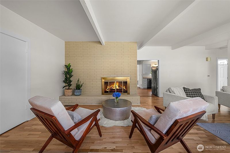 4th image of 21239 14th Avenue S