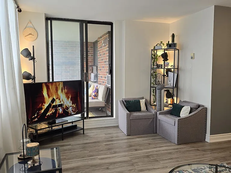 45 Sunrise Ave #708 — Photo 5