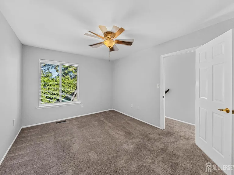 22 Driftwood Dr — Photo 11
